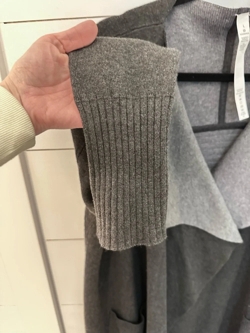 LULULEMON L Still Lotus wrap Grey-Black thumb sleeve pocket reversible cardigan - Picture 12 of 16